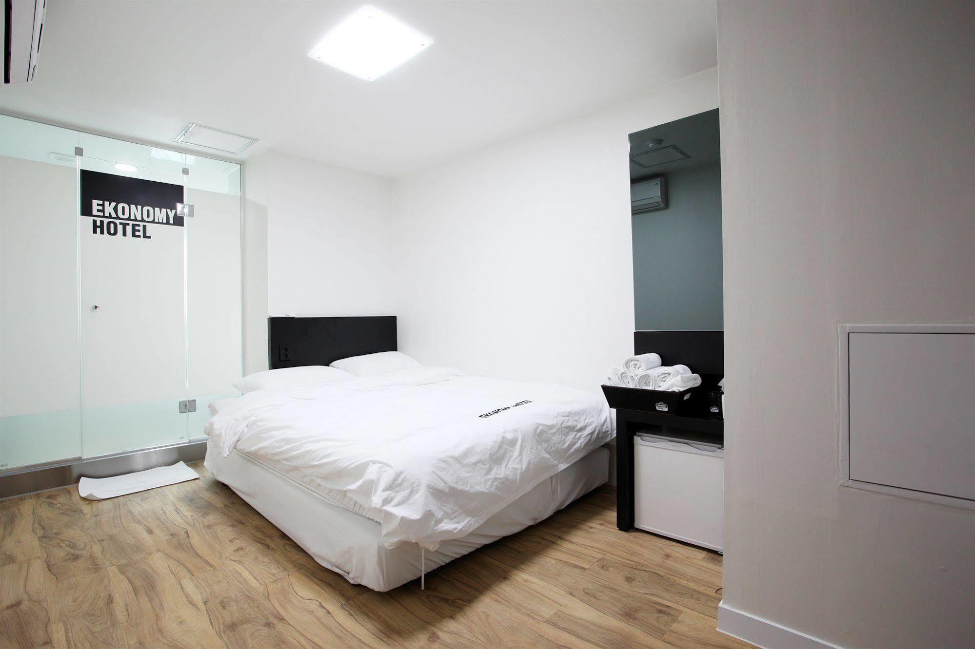 Ekonomy Hotel Myeongdong Central Soul Exteriér fotografie